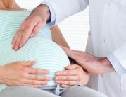Ciężki przebieg COVID-19 może skomplikować ciążę