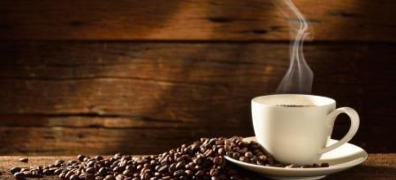 Miłośnicy kawy mają powody do radości: regularne spożycie kofeiny nie powoduje dodatkowych skurczów serca