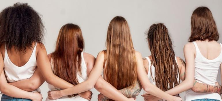 Chemikalia w preparatach do prostowania włosów mogą zwiększać ryzyko raka macicy